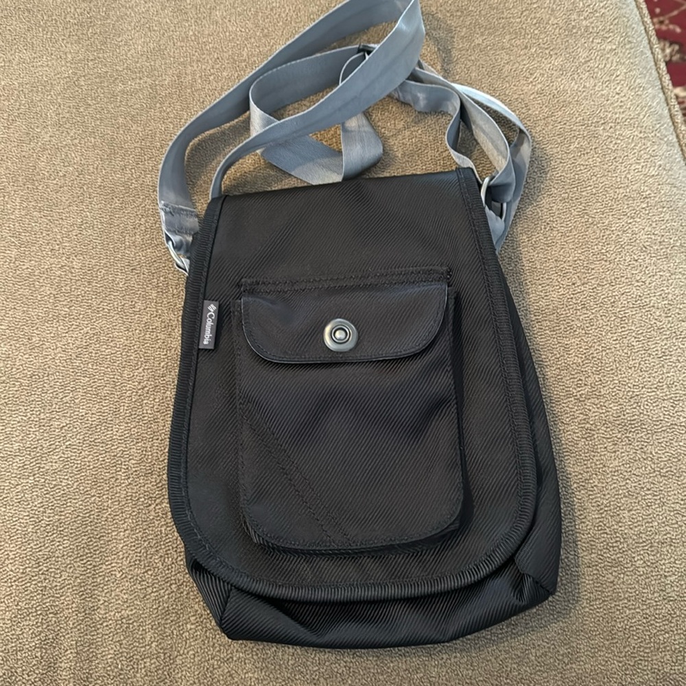 Columbia Sportswear Crossbody Purse Satchel Hiking Travel Everyday Bag (TD)